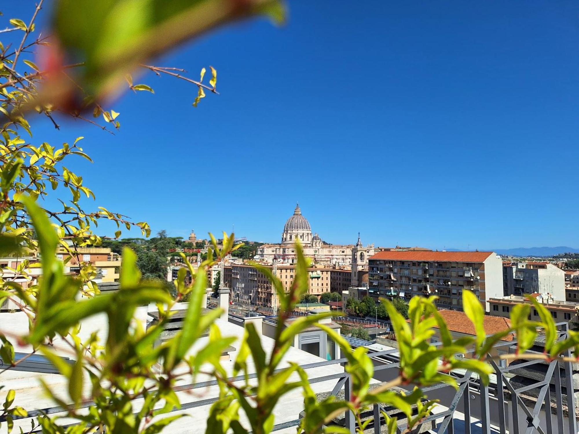 Delmirani's Book - Vatican View Apartamento *
